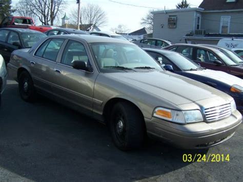 For two decades, the iconic ford crown victoria was one of the most recognizable cars in america, thanks primarily to its proliferation in police departments and use among taxi services. Purchase used 2006 Ford Crown Victoria Police Interceptor ...