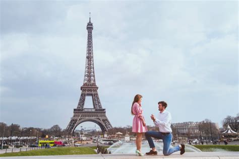 Nonton film eiffel i'm in love (2003) download subtitle indonesia free streaming sub indo via google drive openload full movie hd. The Pros and Cons of a Private vs. Public Proposal