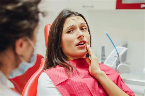 ما هي أسباب خلع الأسنان؟ وما هي الطريقة؟