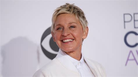 Ellen Degeneres Proves Shes A Hypocrite With Sexist Tweet Of Herself