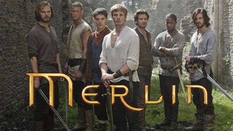 Прибыв в королевство камелот, юный волшебник мерлин узнаёт о том, что король пендрагон издал указ о запрете магии. Merlin (2008) | TV fanart | fanart.tv
