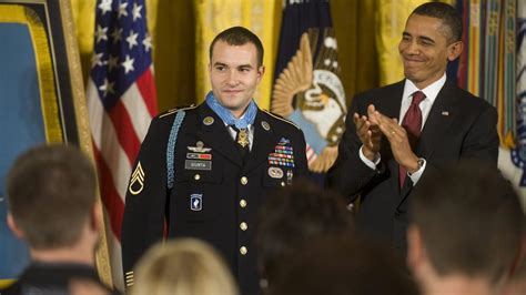 Obama odznaczył Medalem Honoru za Afganistan - TVN24