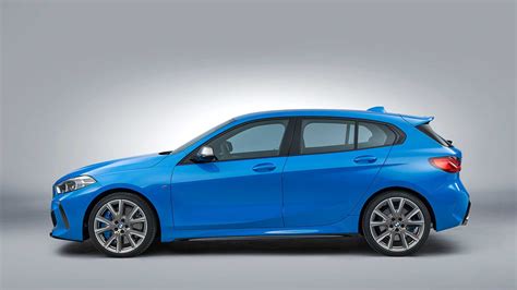 New Bmw 1 Series 2021 M135i Photos Prices And Specs In Oman