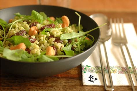 SALADE DE RIZ HARICOT ROUGE ROQUETTE NOIX DE CAJOU PESTO ASSORTI