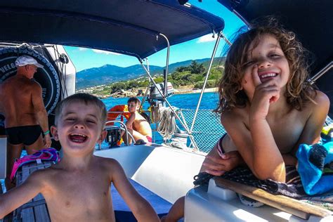 Vacances en Corse en famille à bord du voilier Luckystar avec Skipper