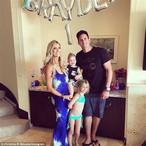 Flip Or Flops Christina El Moussa Shows Off In Mini Dress Daily Mail