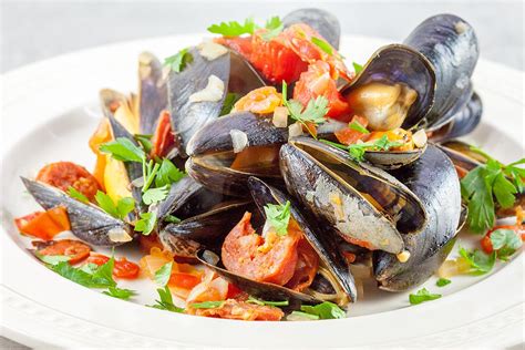 spanish mussels in chorizo and wine sauce