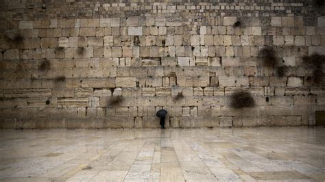Jun 11, 2021 · סדרני הכותל עשו כל אשר לאל ידם להפריד בין הניצים ולהרגעת הרוחות. תמונות של הכותל למכירה - Ratulangi