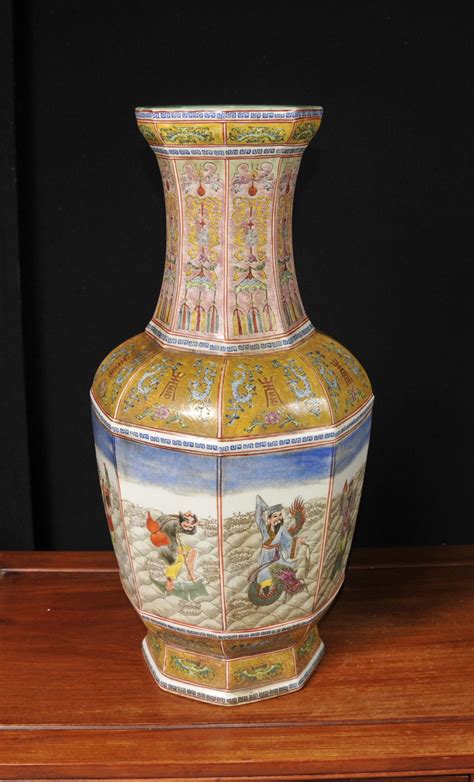 Pair Japanese Satsuma Porcelain Hand Painted Vases Urns Floral