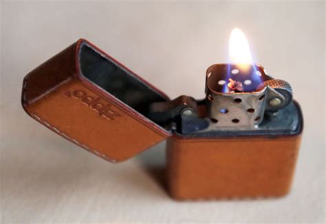 Why not give your zippo lighter a little tlc to start this new season? ZIPPO (ジッポー) ライター用オイル。純正、格安品どちらを選ぶ？