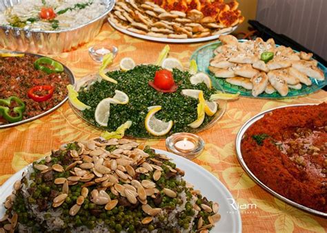 After nine years of conflict, families across syria are facing growing levels of poverty and food insecurity. 4 Courses of Heaven- The Syrian food. - Best Travel Blog ...