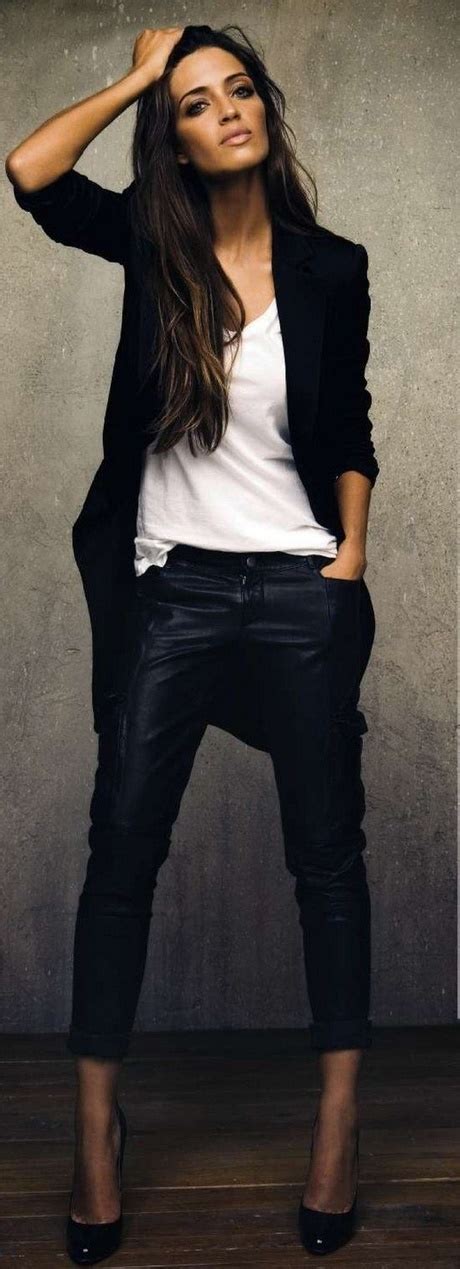 Perhaps, smart casual is the most popular modern style of office workers. Party outfits damen