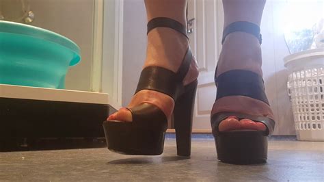 Toe Tapping In My Sexy Black Heels Youtube