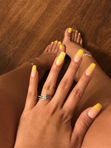 Yellow Ombré And Glitter Acrylic Toe Nails Gel Toe Nails Yellow Toe Nails