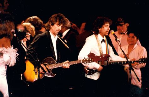 Watch Bob Dylan And Friends Play My Back Pages