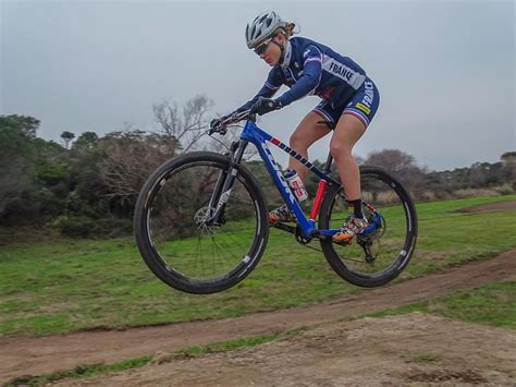 Loana lecomte écrase tout, signant sa troisième victoire de la saison !. Infos Vélo : Equipe de France VTT : stage technique à ...
