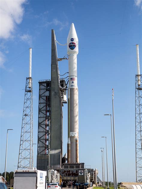 Photos Atlas V Rocket Rolls Out For Nasa Tdrs M Launch Atlas V