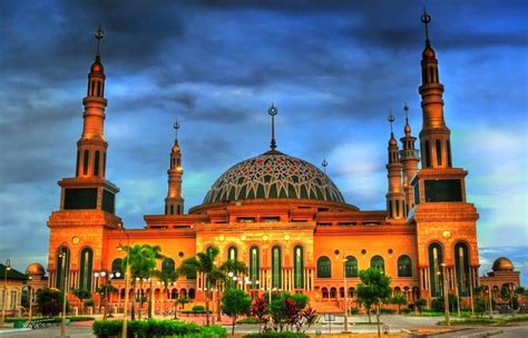 This article discusses two faces of islam, political and cultural, which have developed throughout the muslim world, including in indonesia. 8 Most Beautifully Designed Mosques in Indonesia - uprint.id