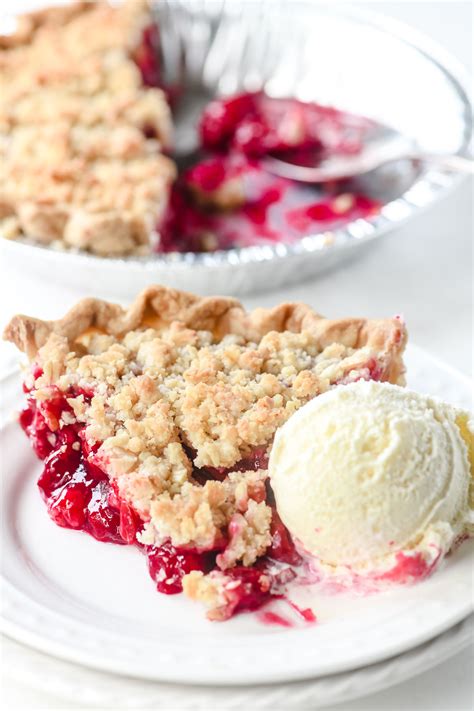 Cherry Crumble Pie • The Classic Recipe
