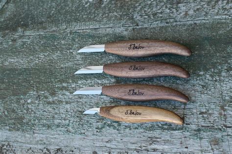 Basic Knives For Wood Carving