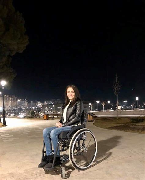 Pin By Mac Man On Paraplegic Women Wheelchair Women Wheelchair