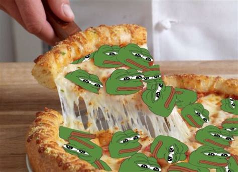 A Pizza With Peperoni Pepe Pinterest Posts And Pizza