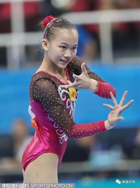 Guan Chenchen Chinas 16 Year Old Guan Chenchen Wins Balance Beam Gold