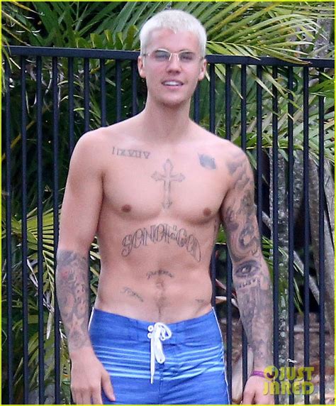 Justin Bieber Is Enjoying His Time Off In Australia With His Shirt Off