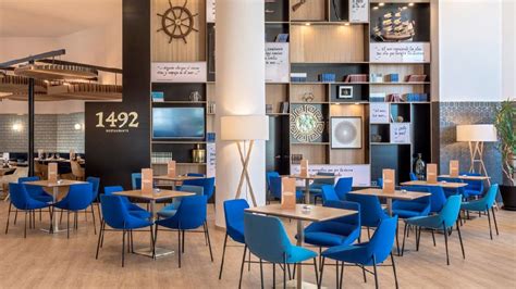 Located in a peaceful, residential area of cáceres, it is only 6 minutes by car from the city centre. Hotel Barceló V Centenario · Abanda Home & Contract Design