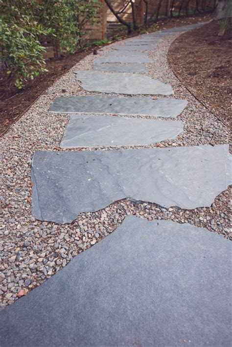 Iron Mountain Flagstone Gravel Walkway With Steel Edging Rustic