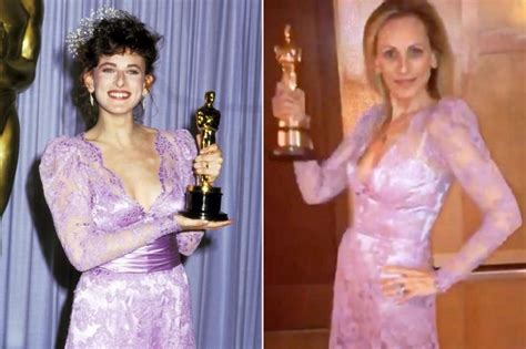 Vencedora Do Oscar Marlee Matlin Usa Vestido De Prêmio 33 Anos Depois