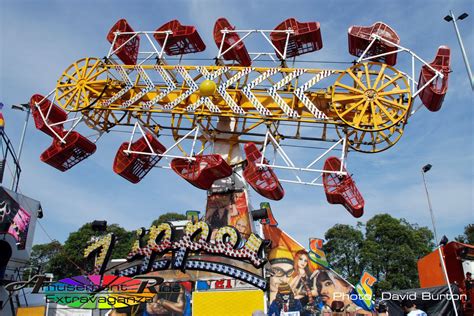 Peter Short's nicely maintained Zipper - Amusement Ride Extravaganza