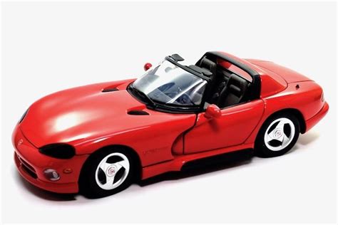 Revell Creative Masters 8822 Dodge Viper Rt10 120th Scale Diecast
