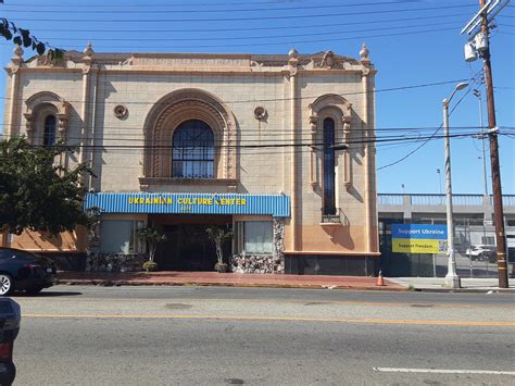 The Ukrainian Culture Center on Melrose Ave., LA : r/ukraina