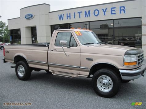 1997 Ford F250 Xlt Regular Cab 4x4 In Light Prairie Tan Metallic Photo