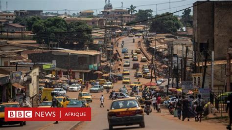 Une Partie De Yaoundé Capitale Du Cameroun Dans Le Noir Depuis Une
