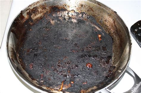How To Easily Clean A Burnt Or Scorched Pan And Make It Look New Again