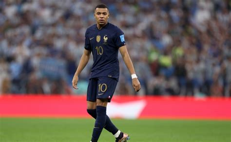 kylian mbappé s brutal halftime speech during world cup final revealed