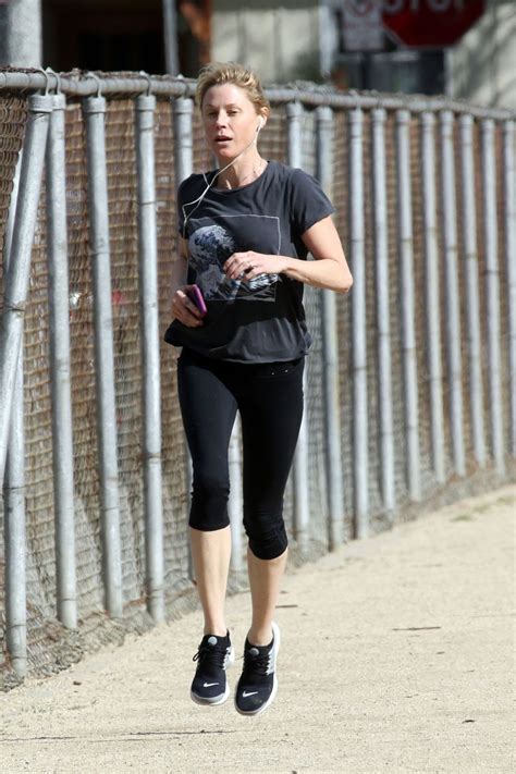 Julie Bowen Out Running At A Park In Los Angeles 02042017 Hawtcelebs