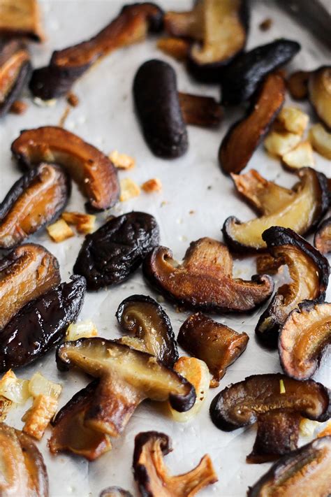 Garlicky Roasted Shiitake Mushrooms — Worthy Pause