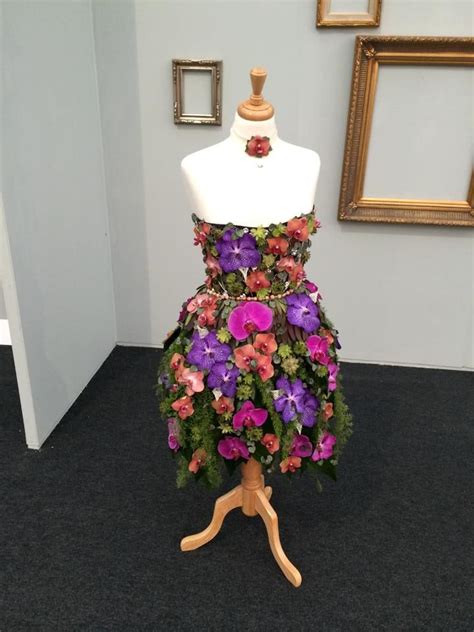 Fascinating Fantasy Floral Dresses At The Chelsea Flower Show 2014