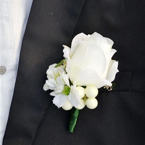 White Best Man Groom Groomsman Boutonniere Rose Flowers Wedding Bouquet