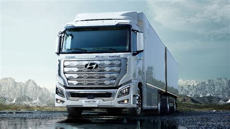 Hyundai Ships Worlds First Mass Produced Fuel Cell Heavy Duty Trucks