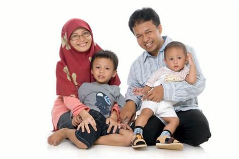 Keluarga Suami Istri Anak Suara Muslim