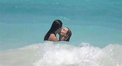 Eróticas Captan a Michelle Rodríguez y Cara Delevingne de vacaciones