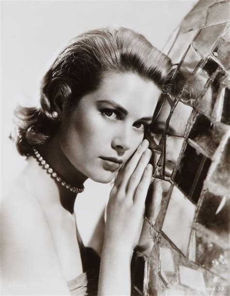 Grace kelly's tragic car accident in 1982 still raises questions — mystery surrounding her death may 09, 2021 | by rebelander basilan grace kelly's death in 1982 from a horrific car crash that also involved her daughter princess stephanie of monaco led to some conspiracy theories and rumors as to how she died. Picture of Grace Kelly