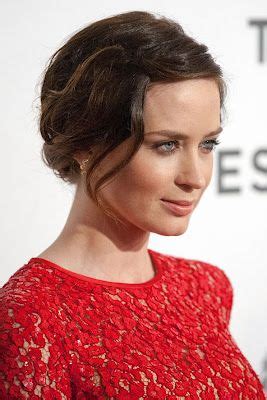 The blunt haircut is making a huge comeback in 2020. Up-Do Hairstyles: Emily Blunt loose wrap. | Hair styles ...