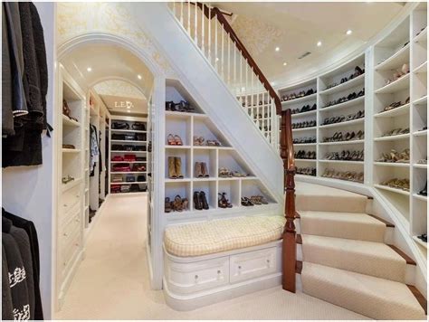 10 Dream Walk In Closets That Will Leave You Mesmerized Dream House