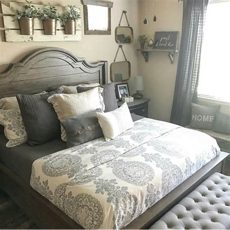 45 Best Farmhouse Bedroom Design And Decor Ideas For 2021 Bend