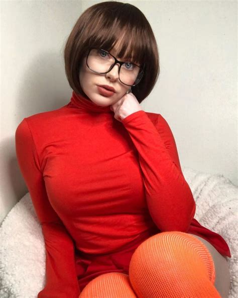 Charming Aura Velma